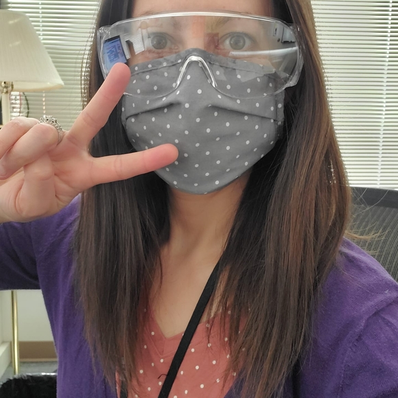 Meet your Posher, Jennifer - Picture 1 of 1